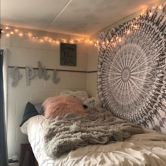 Other - Grey & White Tapestry